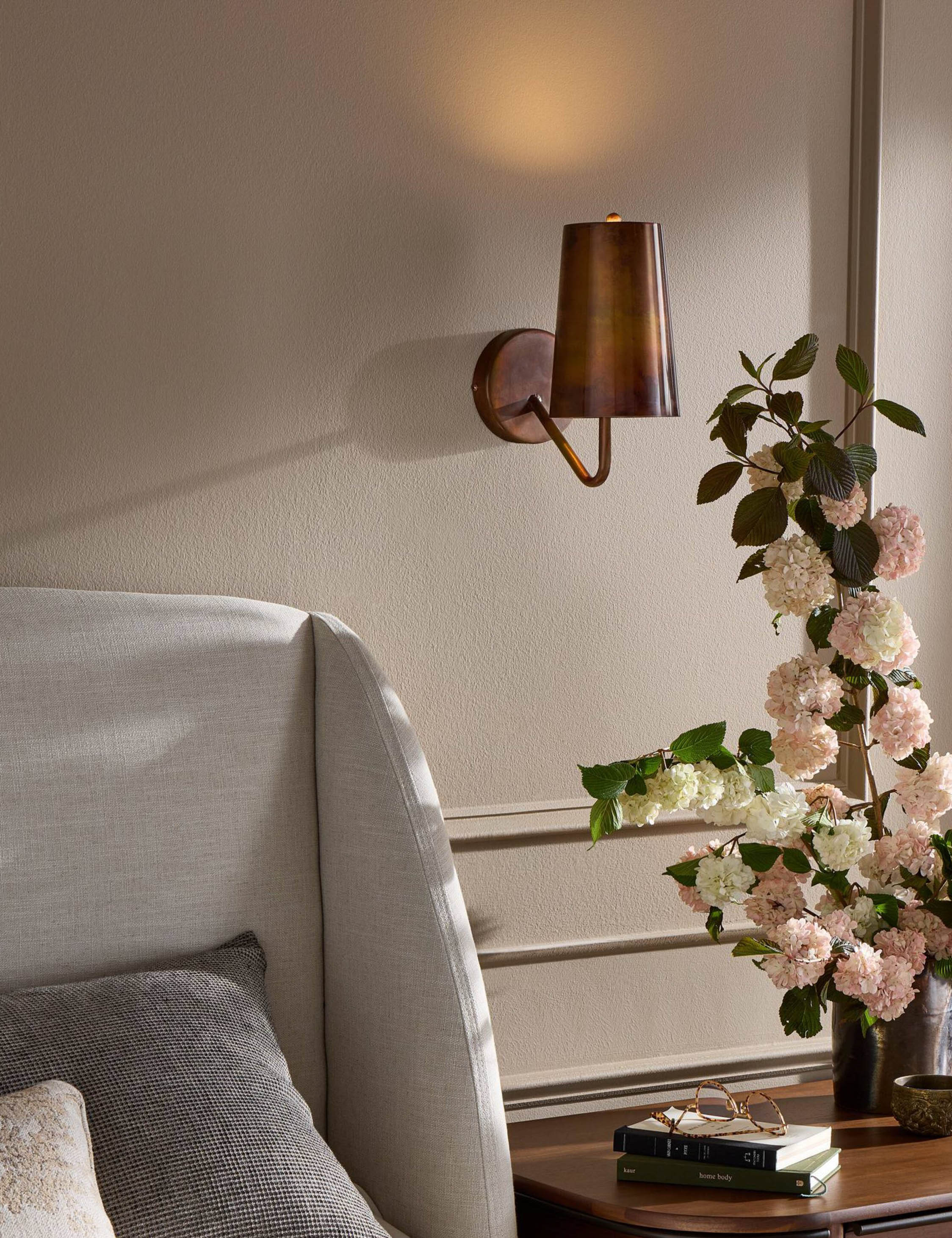 Bucquet Sconce